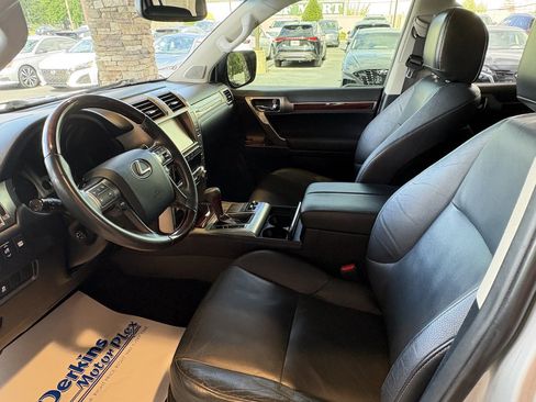 Used 2014 Lexus GX 460 w/ Premium Package AWD/4WD image 24