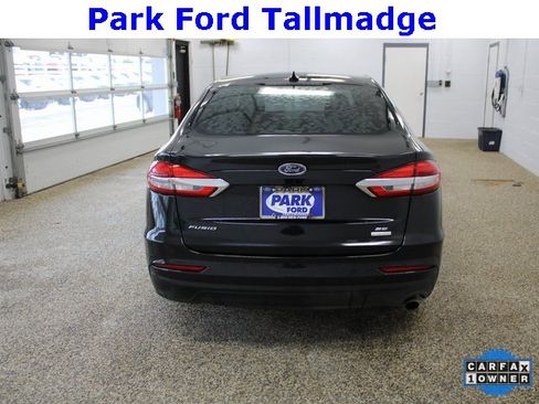 Used 2019 Ford Fusion SE image 4