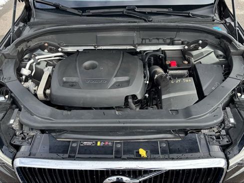 Used 2018 Volvo XC60 T5 Momentum w/ Vision Package image 25