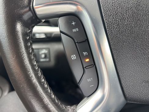 Used 2017 Chevrolet Traverse LT w/ Style and Technology Package image 25