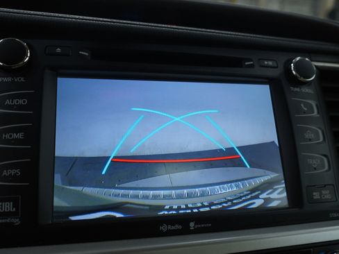 Used 2015 Toyota Highlander Limited Platinum image 31