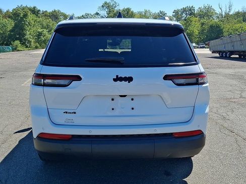 Used 2023 Jeep Grand Cherokee L Laredo AWD/4WD image 8