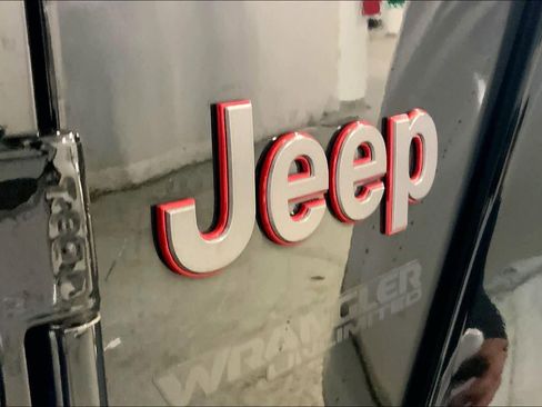 Used 2022 Jeep Wrangler Unlimited Rubicon w/ Steel Bumper Group image 29