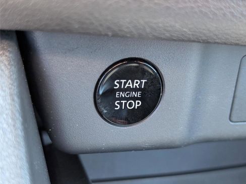 Used 2024 Nissan Rogue S AWD/4WD image 22