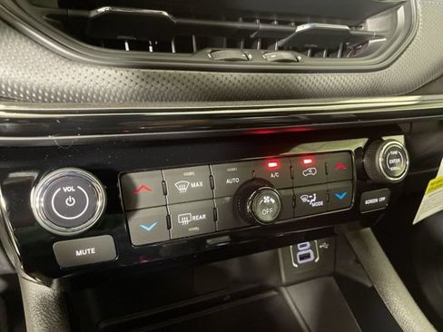 New 2026 Jeep Compass Latitude w/ Quick Order Package 29K AWD/4WD image 33