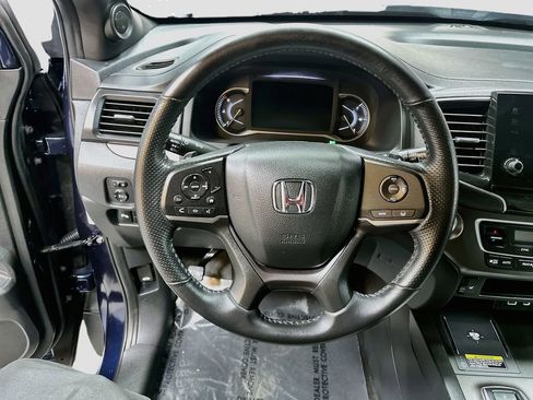 Used 2025 Honda Passport EX-L image 11