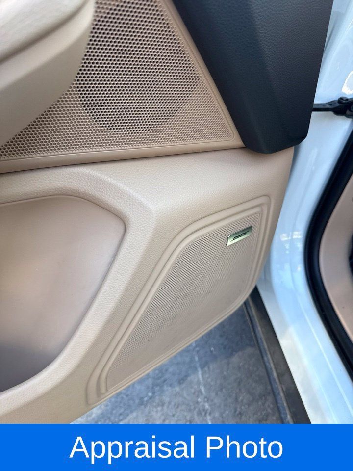 Certified 2023 Porsche Macan S AWD/4WD image 9