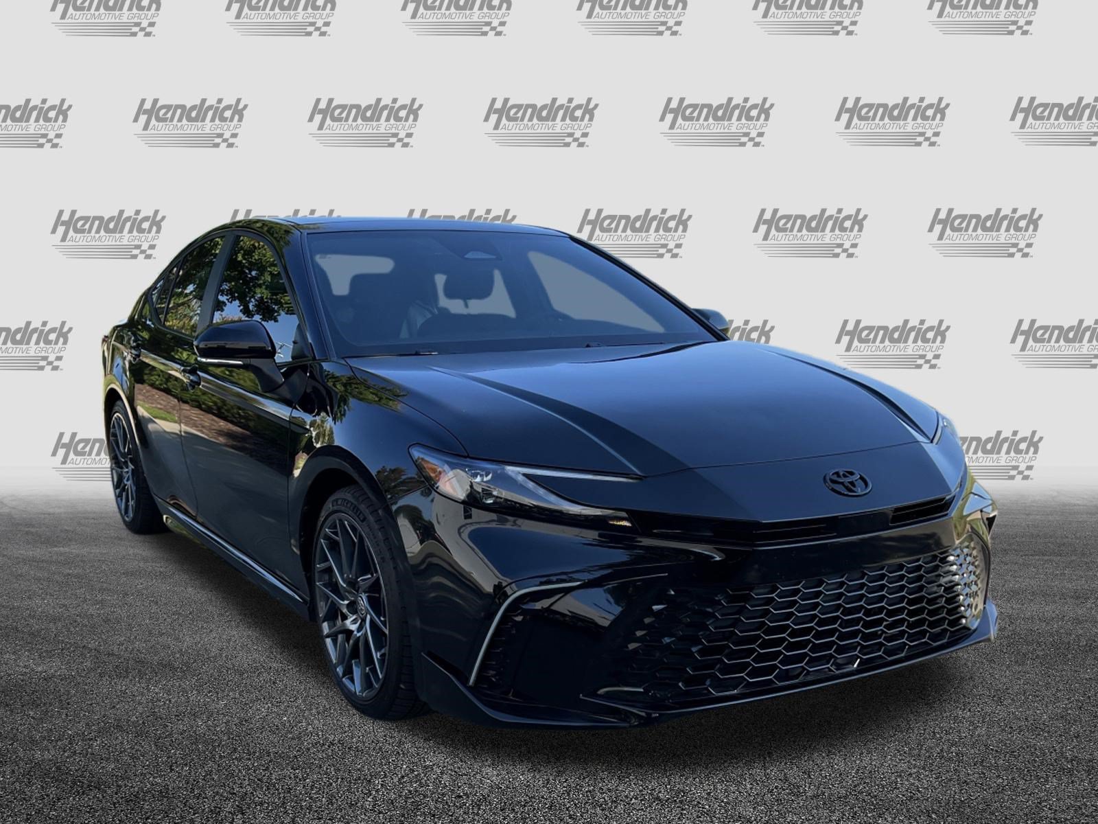 Used 2025 Toyota Camry XSE FWD image 2