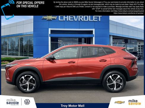 Certified 2024 Chevrolet Trax RS w/ Driver Confidence Package FWD image 2
