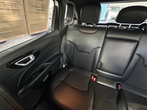 Certified 2025 Jeep Compass Latitude w/ Altitude Special Edition image 12