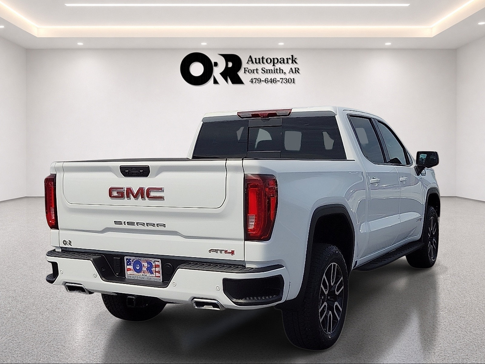 Used 2025 GMC Sierra 1500 AT4 w/ AT4 Premium Package AWD/4WD image 5