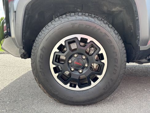 Used 2024 Toyota Tacoma TRD Off-Road AWD/4WD image 10