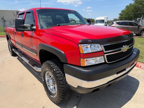 Used 2006 Chevrolet Silverado 2500 LT w/ Heavy-Duty Power Package AWD/4WD image 50