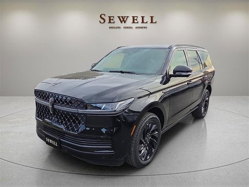 New 2025 Lincoln Navigator Reserve w/ Jet Appearance Package image 1