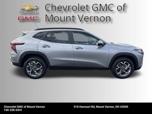 New 2025 Chevrolet Trax LT w/ LT Convenience Package image 6