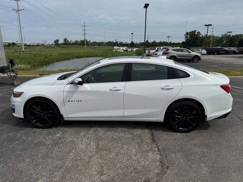 Used 2022 Chevrolet Malibu LT FWD image 4