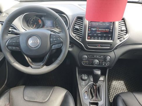 Used 2022 Jeep Cherokee Trailhawk w/ Trailhawk Elite Value Package AWD/4WD image 10