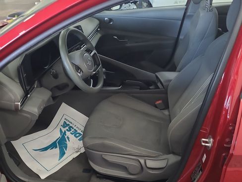 Used 2022 Hyundai Elantra SEL w/ Cargo Package FWD image 6