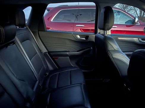 Used 2022 Ford Escape Titanium image 11