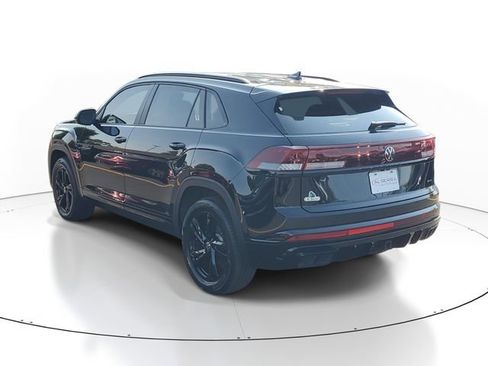 Used 2025 Volkswagen Atlas Cross Sport SE AWD/4WD image 3