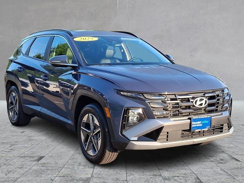 Certified 2025 Hyundai Tucson SEL AWD/4WD image 3