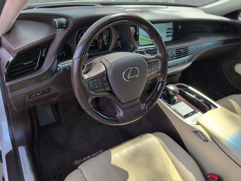 Used 2018 Lexus LS 500h w/ Luxury Package RWD image 6