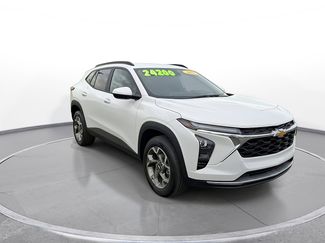 Used 2025 Chevrolet Trax LT FWD video 2