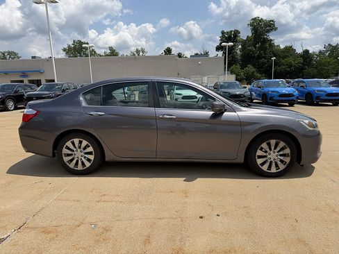 Used 2015 Honda Accord EX image 3