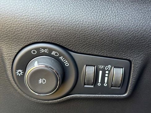 New 2025 Jeep Compass Latitude image 20