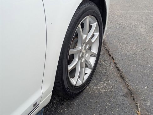 Used 2009 Chevrolet Malibu LTZ w/ HFV6 Engine Package image 27