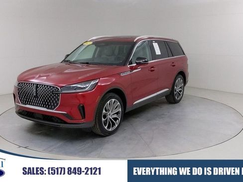 Used 2025 Lincoln Aviator Reserve w/ Luxury Package AWD/4WD image 1