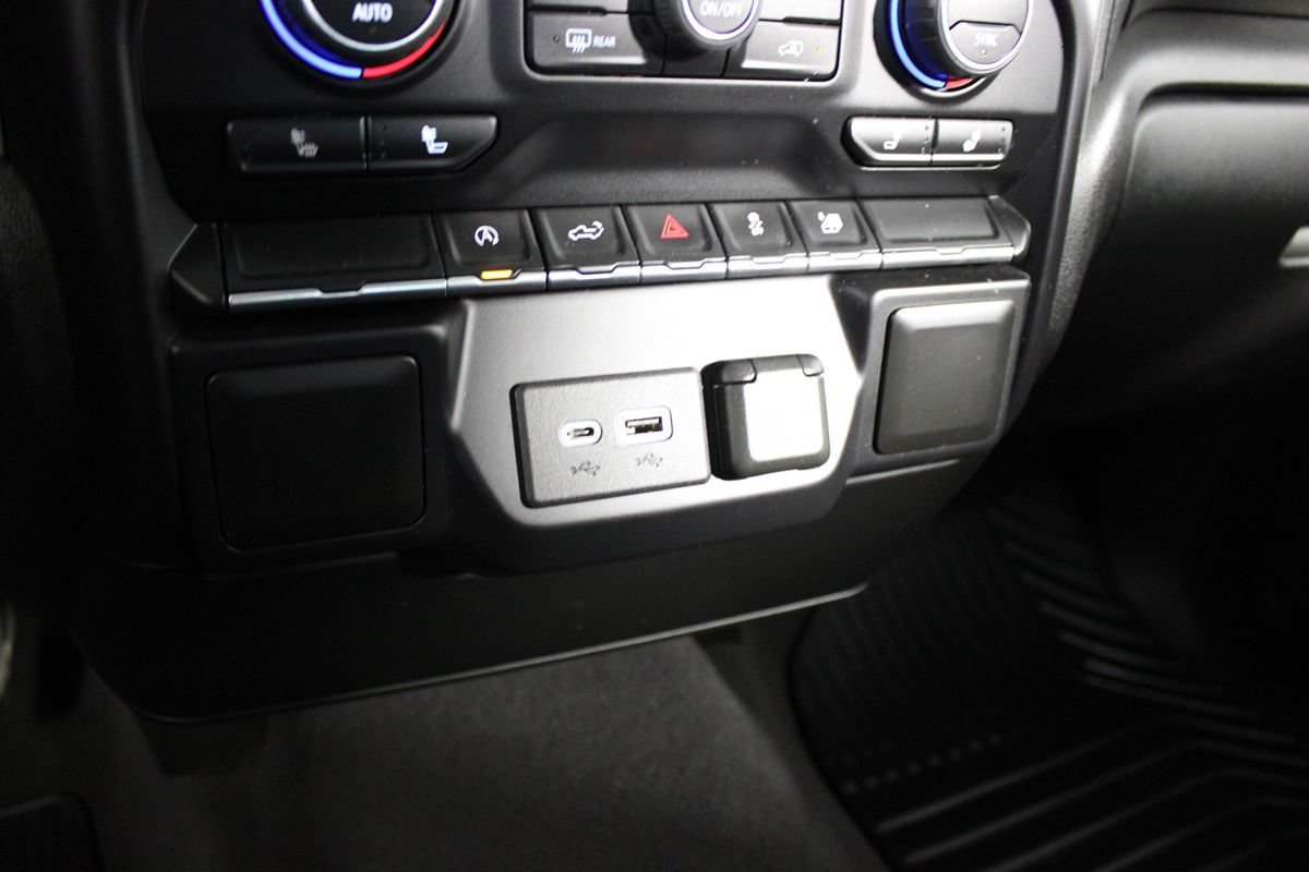 Used 2022 Chevrolet Silverado 1500 LT w/ LPO, Dark Essentials Package RWD image 18