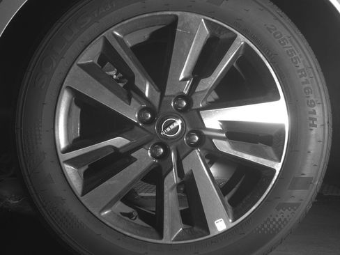 Used 2025 Nissan Versa SV image 14