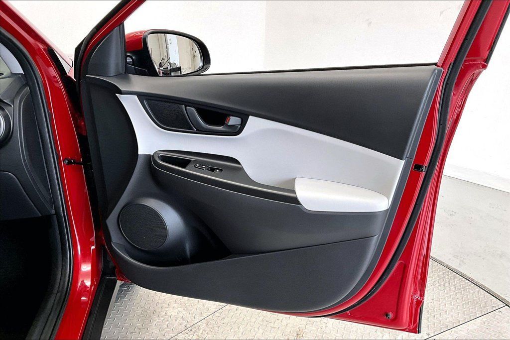 Used 2023 Hyundai Kona SEL w/ Cargo Package AWD/4WD image 19