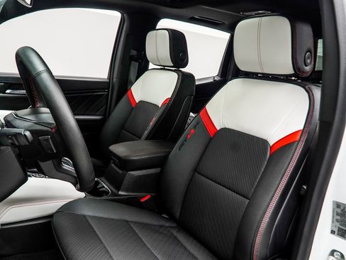 Used 2024 GMC Canyon AT4X image 35