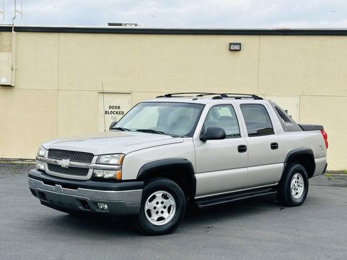 Used 2005 Chevrolet Avalanche LS w/ Onstar Plus Package image 4