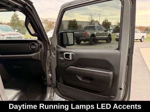 Used 2022 Jeep Gladiator Overland image 28