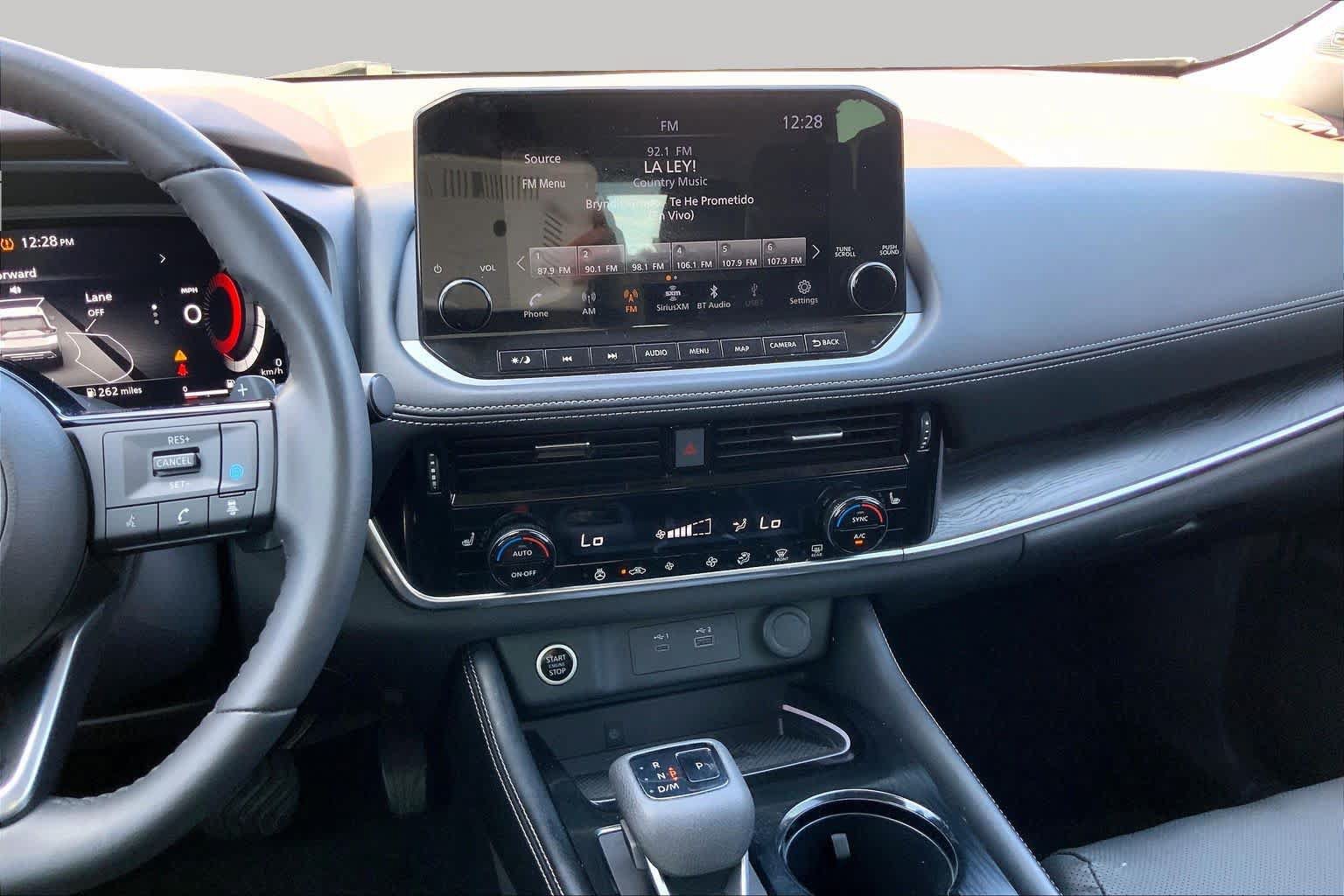 Used 2023 Nissan Rogue Platinum FWD image 7