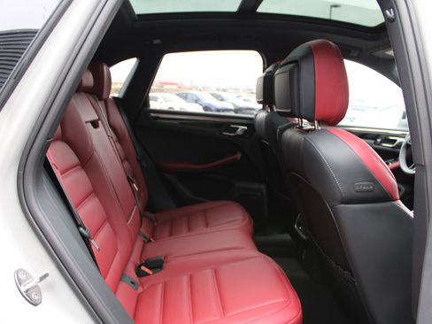 New 2026 Porsche Macan S image 24