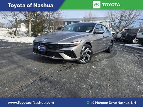 Used 2025 Hyundai Elantra Limited image 1