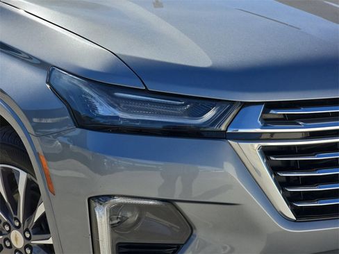 Used 2023 Chevrolet Traverse Premier image 37