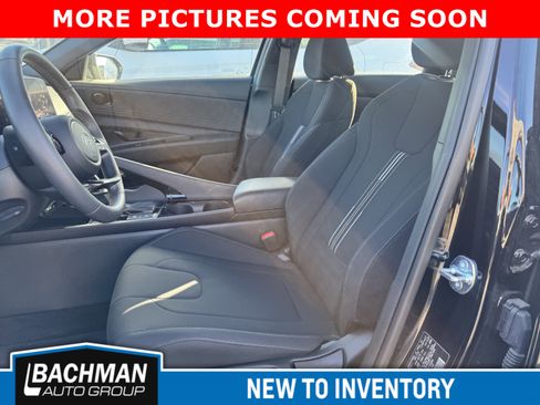 Certified 2025 Hyundai Elantra SEL image 5