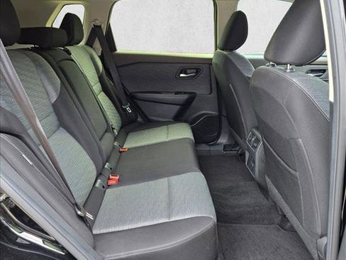 Used 2023 Nissan Rogue SV image 18