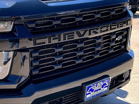 Used 2023 Chevrolet Silverado 2500 Custom w/ Custom Value Package AWD/4WD image 31