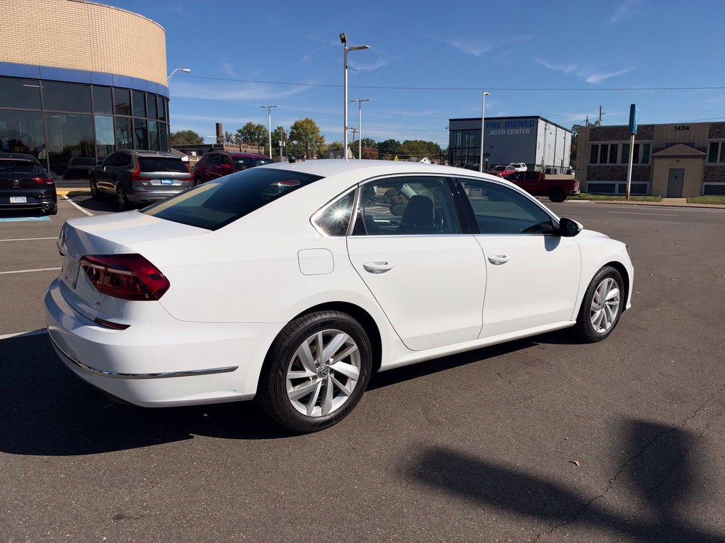 Used 2018 Volkswagen Passat 2.0T SE FWD image 5