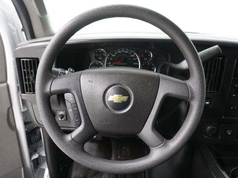 Used 2017 Chevrolet Express 3500 LT w/ LT Preferred Equipment Group image 12