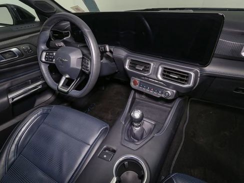 Used 2025 Ford Mustang GT Premium image 17