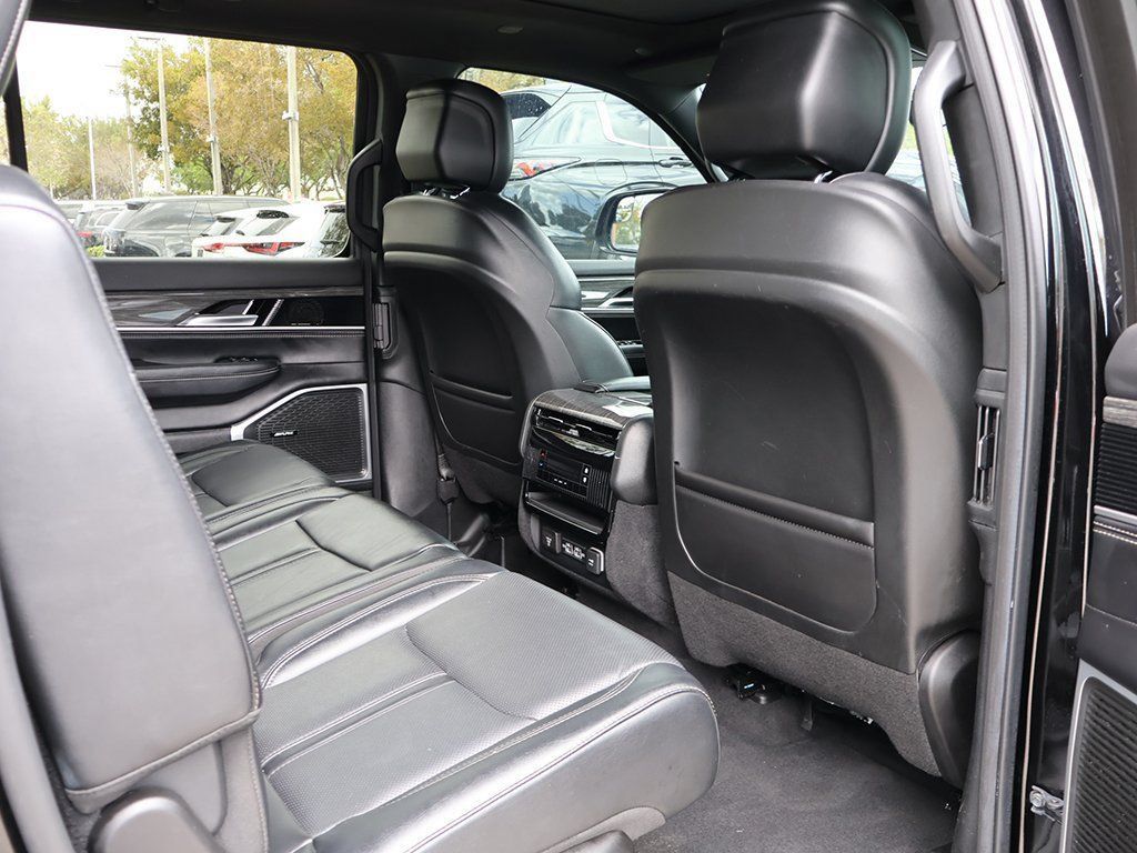 Used 2022 Jeep Wagoneer Series II w/ Premium Group I AWD/4WD image 39