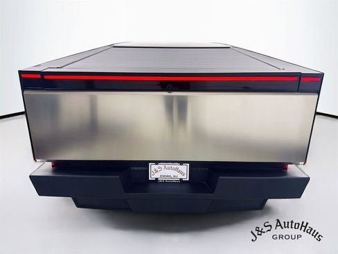 Used 2024 Tesla Cybertruck AWD Crew Cab image 6