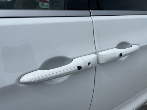 New 2025 Chrysler Pacifica Pinnacle w/ Trailer Tow Group image 20